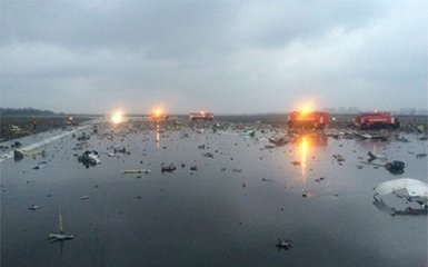 В России разбился Боинг с украинцами на борту: видео с места катастрофы