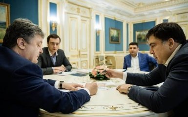 Саакашвили похвастался успешным разговором с Порошенко и Гройсманом