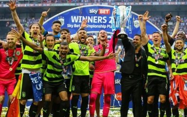 Легендарная команда впервые за 45 лет вышла в элиту английского футбола: опубликовано видео