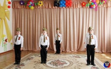 Бойовики ДНР обробляють пропагандою самих маленьких: з'явилися сумні фото