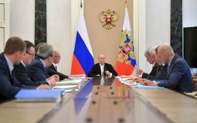 Зеленський відповів на докори Путіна щодо російської мови