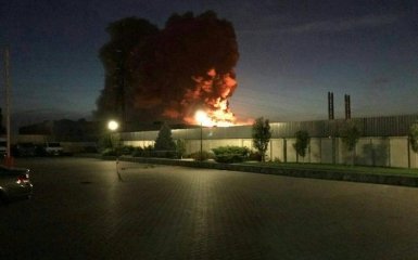 Под Киевом горело фармацевтическое предприятие: опубликованы видео пожара