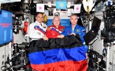 Космонавты РФ развернули на орбите флаги "ЛДНР"