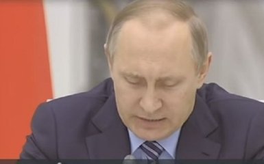 Плохо выглядящий Путин появился на людях: опубликовано видео