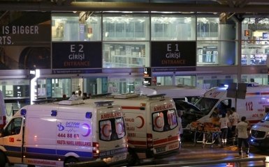 Теракт у Стамбулі: з'явилися нові відео з вибухом і терористами