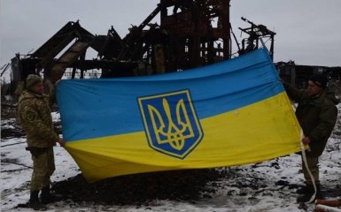 Бійці АТО врятували прапор України під шквальним вогнем бойовиків: з'явилися фото і відео