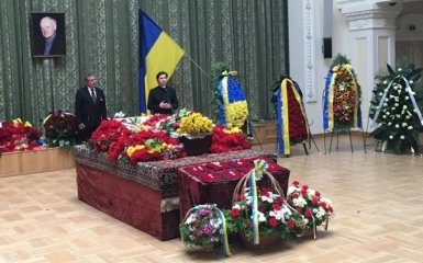 У Києві поховали Бориса Олійника: з'явилися фото