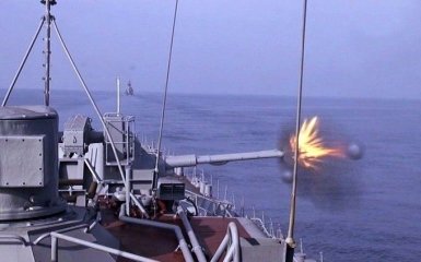 Російські військові влаштували потужну стрілянину в Чорному морі
