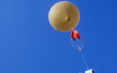В Польше возле воинской части обнаружили останки воздушного шара