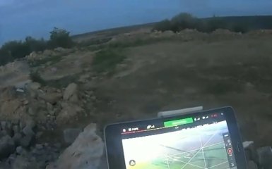 Украинские бойцы показали на видео уничтожение броневика ДНР