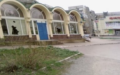 В "русском мірє" на Донбасі розвалюються магазини: з'явилися фото