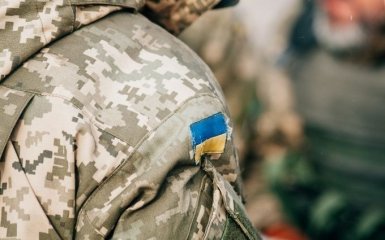 Обострение на Донбассе: стало известно о ранениях украинских военных