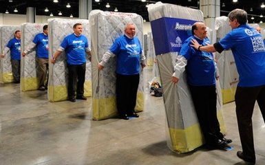 Побит мировой рекорд по падению "живого" домино: опубликовано видео