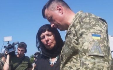 Олещук пообещал матери погибшего пилота Джуса осуществить его мечту