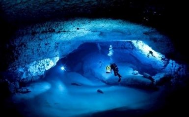 В Мексике нашли затопленную пещеру с реликвиями майя: появилось видео