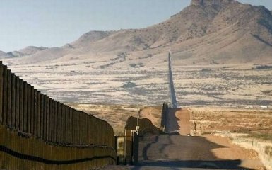 На границе между Тунисом и Ливией появился 196-километровый забор