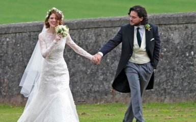 Звезды "Игры престолов" Кит Харингтон и Роуз Лесли поженились: появились первые фото и видео со свадьбы