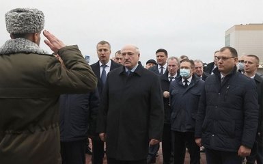 Лукашенко раптово передумав воювати з Польщею і Литвою