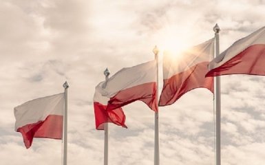Чому Польща все-таки розблокувала макрофін для України — пояснення дипломатів