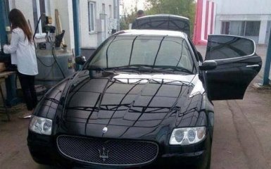 Прикордонники пропустили у Румунію Maserati з $400 тис. під запаскою