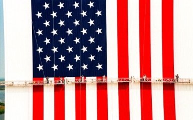 Дві епідемії водночас: у США озвучили найгірший сценарій щодо COVID-19