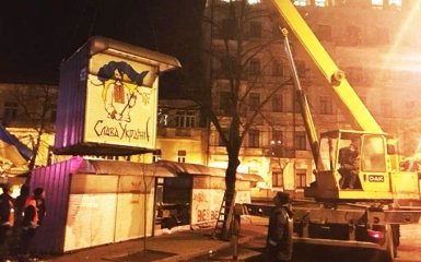Андреевский спуск в Киеве ночью "зачистили" от МАФов
