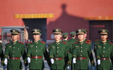 китайські солдати