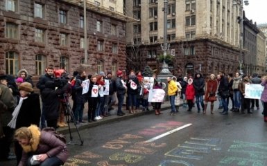 Киевляне требуют и дальше перекрывать Крещатик на выходные: опубликованы фото