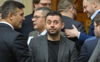 "Слуга народа" впервые отреагировала на тяжелый бой под Золотым