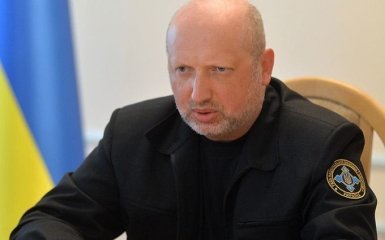 Турчинов назвав оглушливе число силовиків-зрадників у Криму