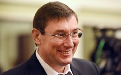 Луценко разоткровенничался о том, кто из нардепов набивается в гости