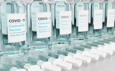 Moderna для боротьби з новими штамами коронавірусу модернізує вакцину
