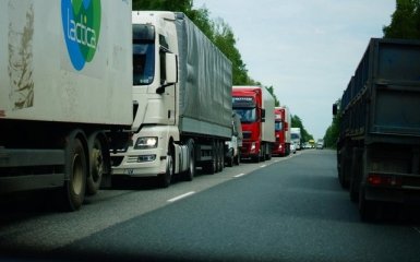 Україна спіймала Росію на брехні про заборону для вантажівок