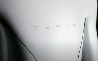 Маск анонсував створення в Tesla власного людиноподібного робота