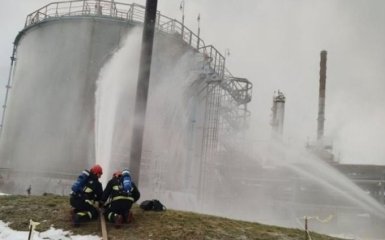 В Білорусі спалахнула пожежа на території НПЗ