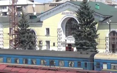 До бойовиків ДНР з України вагонами везуть сировину для "Градів": з'явилися фото і відео