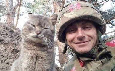 В сети появилось трогательное фото кота "украинской хунты"