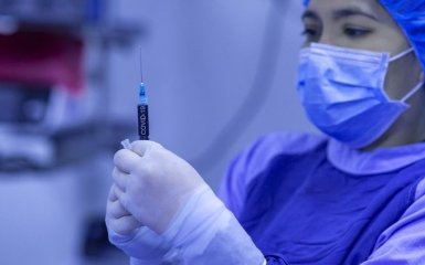 МОЗ заключило первый контракт на поставку вакцины против коронавируса