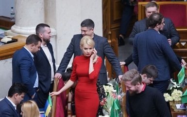 Это просто позорно: в Верховной Раде разгорелся новый скандал