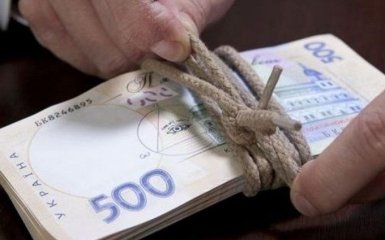 Средняя зарплата украинцев в долларах достигла уровня 2013 года – инфографика