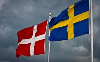 Флаги Дании и Швеции