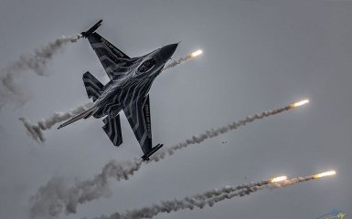 Производитель F-16 готов обучать украинских летчиков