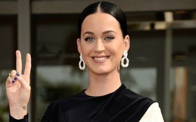 Знаменитая певица открыла звезду на Аллее славы: появились фото и видео