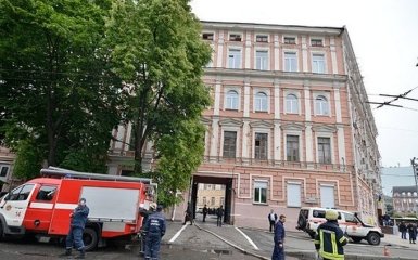 В Киеве загорелось здание полиции: опубликованы фото