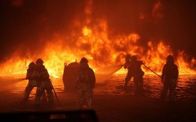 Войска РФ ночью атаковали НПЗ в Кременчуге. Произошел пожар