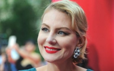 Российская актриса показала мокрую Земфиру: опубликованы фото и видео