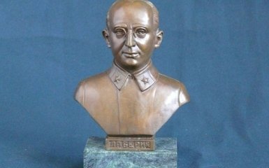 В России уже продают сувенирного сталинского палача: опубликовано фото