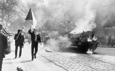 55 років з дня вторгнення СРСР у Чехословаччину. Історичні аналогії війни РФ проти України