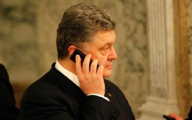 "Звідки у нього мій номер?": соцмережі збентежені через дзвінки від Порошенко