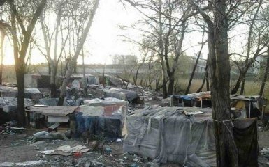 В Киеве сожгли цыганский табор: появились фото